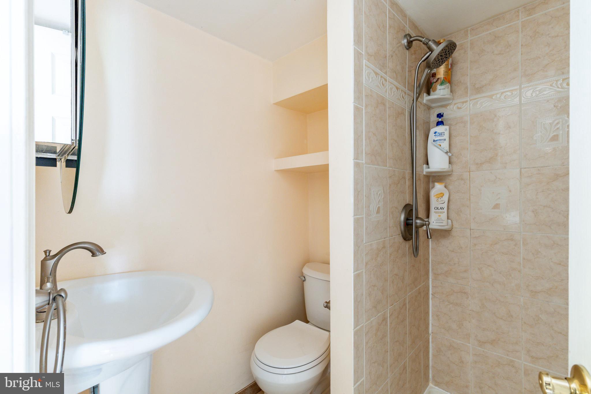 1058 HUNTINGDON PIKE