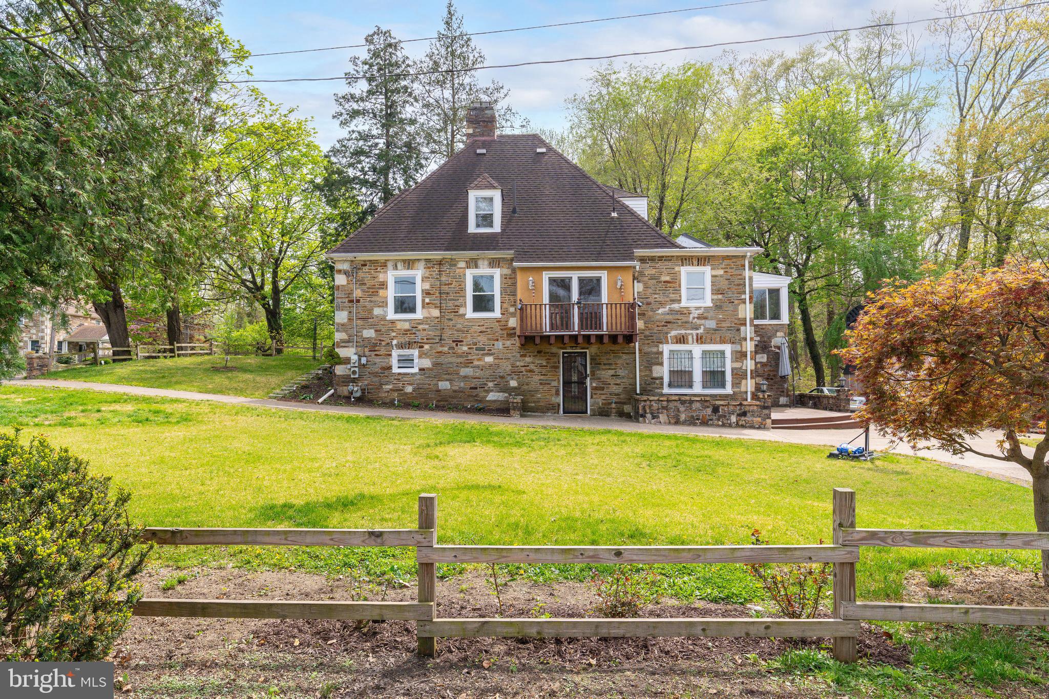 1058 HUNTINGDON PIKE