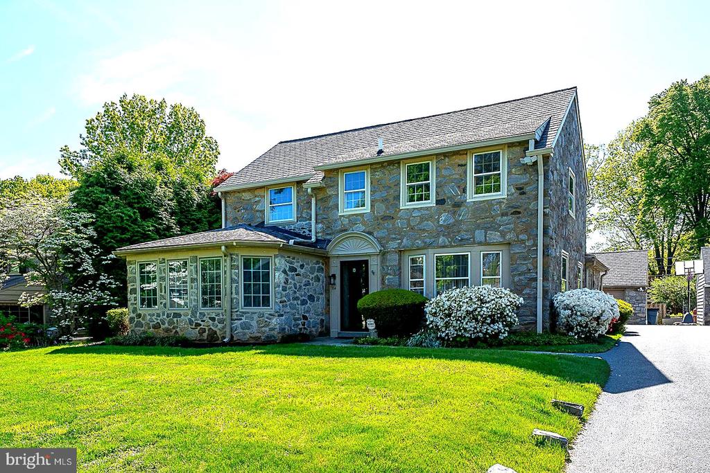 714 GREYTHORNE ROAD