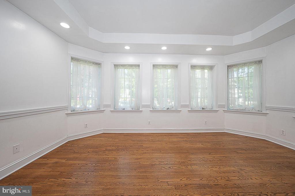 714 GREYTHORNE ROAD