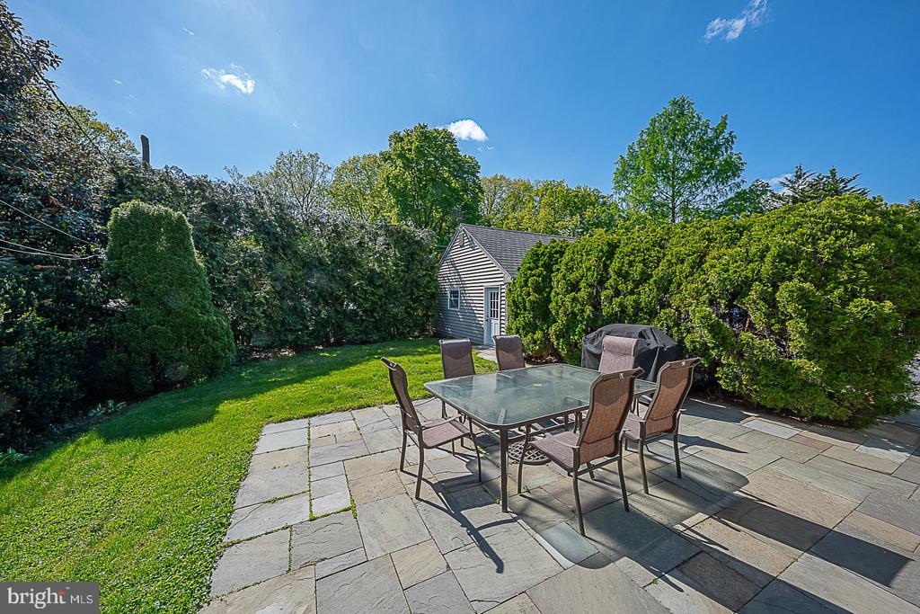 714 GREYTHORNE ROAD