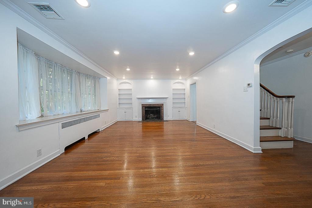 714 GREYTHORNE ROAD