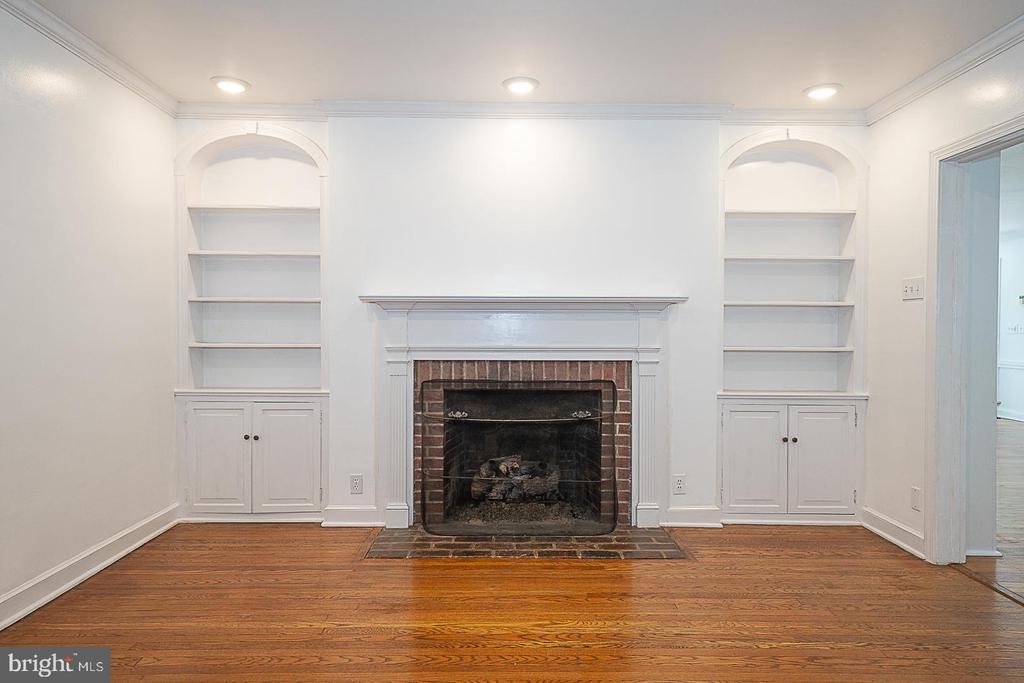 714 GREYTHORNE ROAD