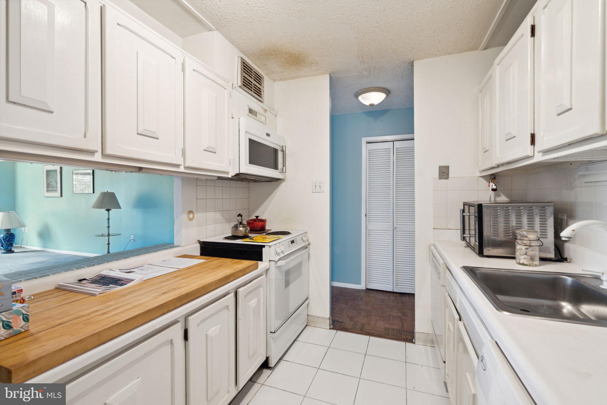 1901 JOHN F KENNEDY BOULEVARD 2912-13
