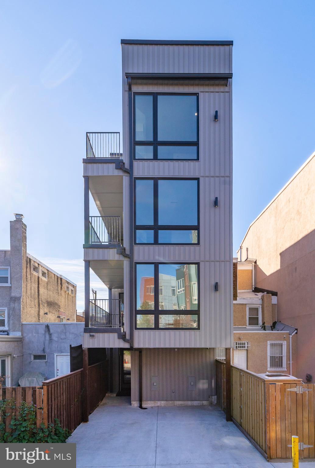 1527 OGDEN STREET 2