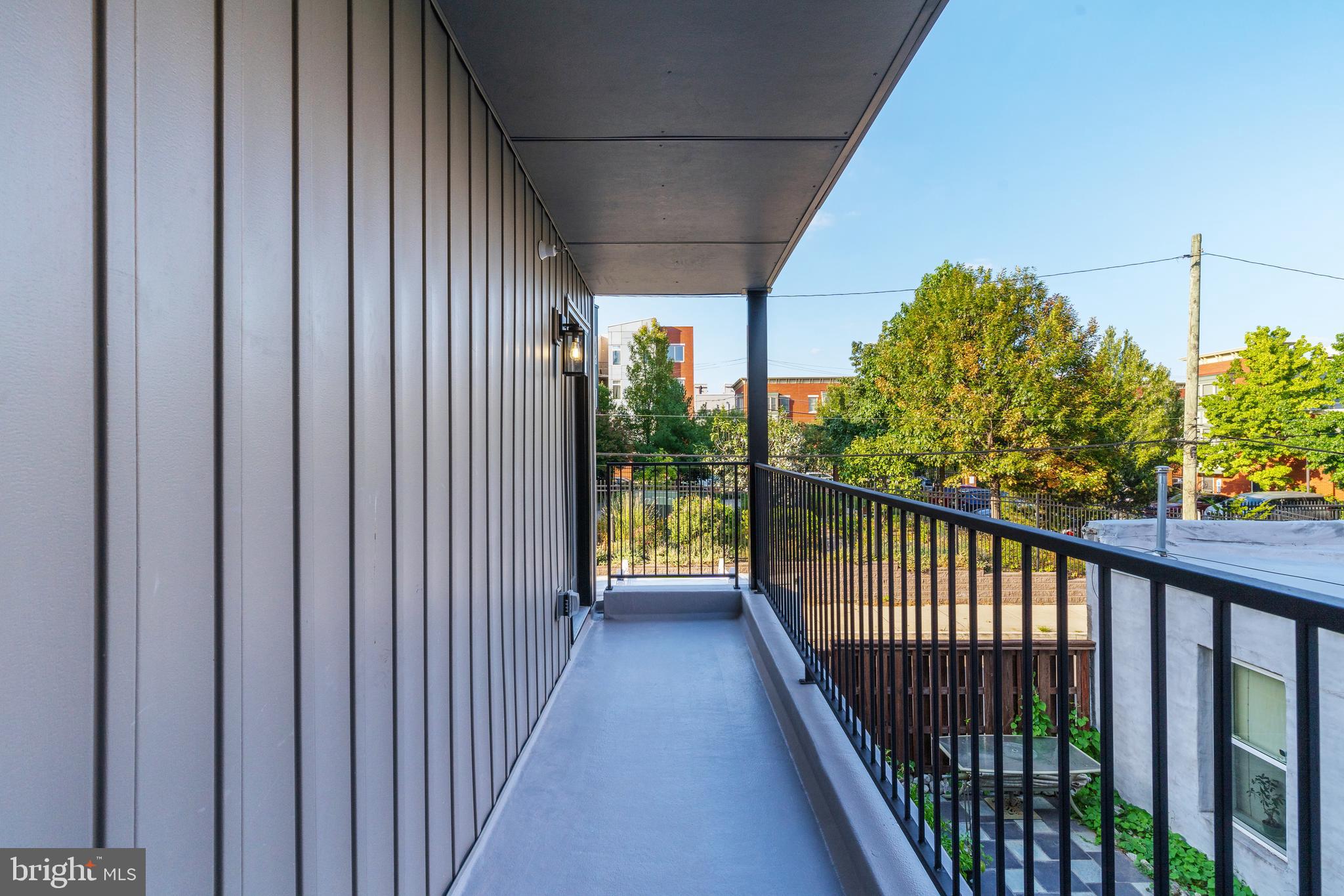 1527 OGDEN STREET 2