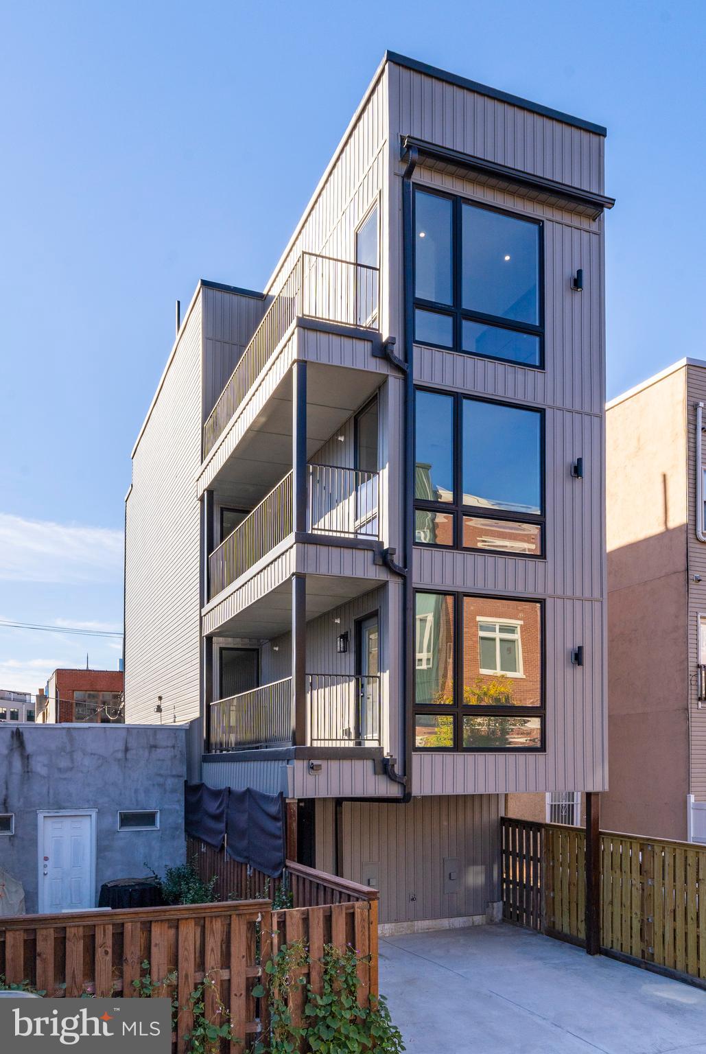 1527 OGDEN STREET 2