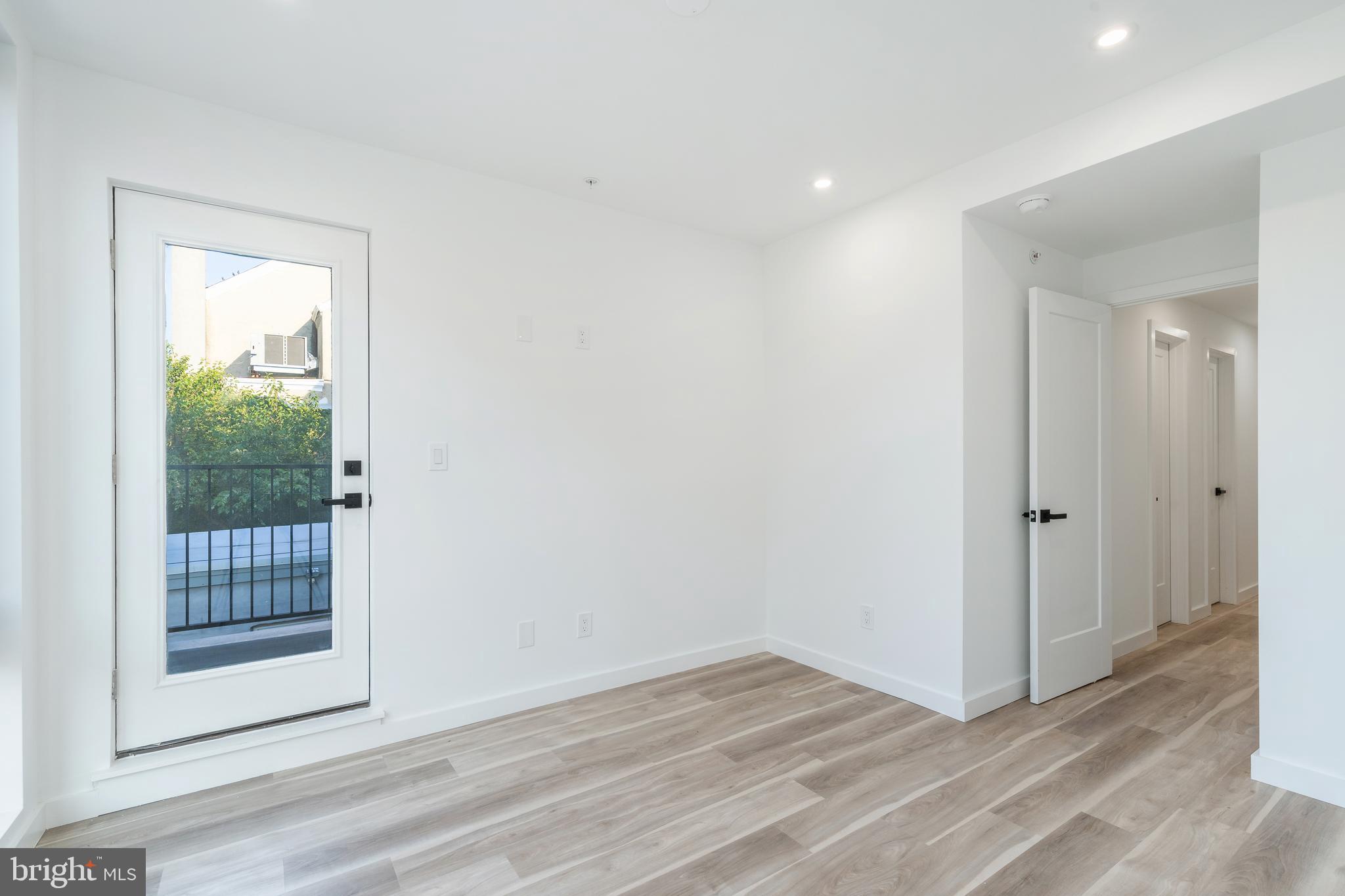 1527 OGDEN STREET 2