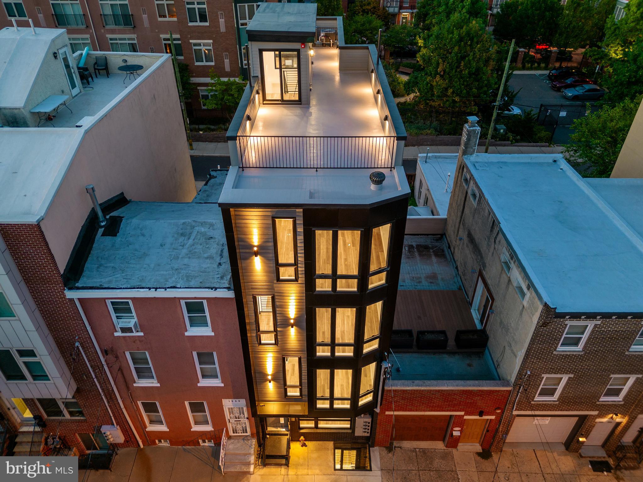 1527 OGDEN STREET 2