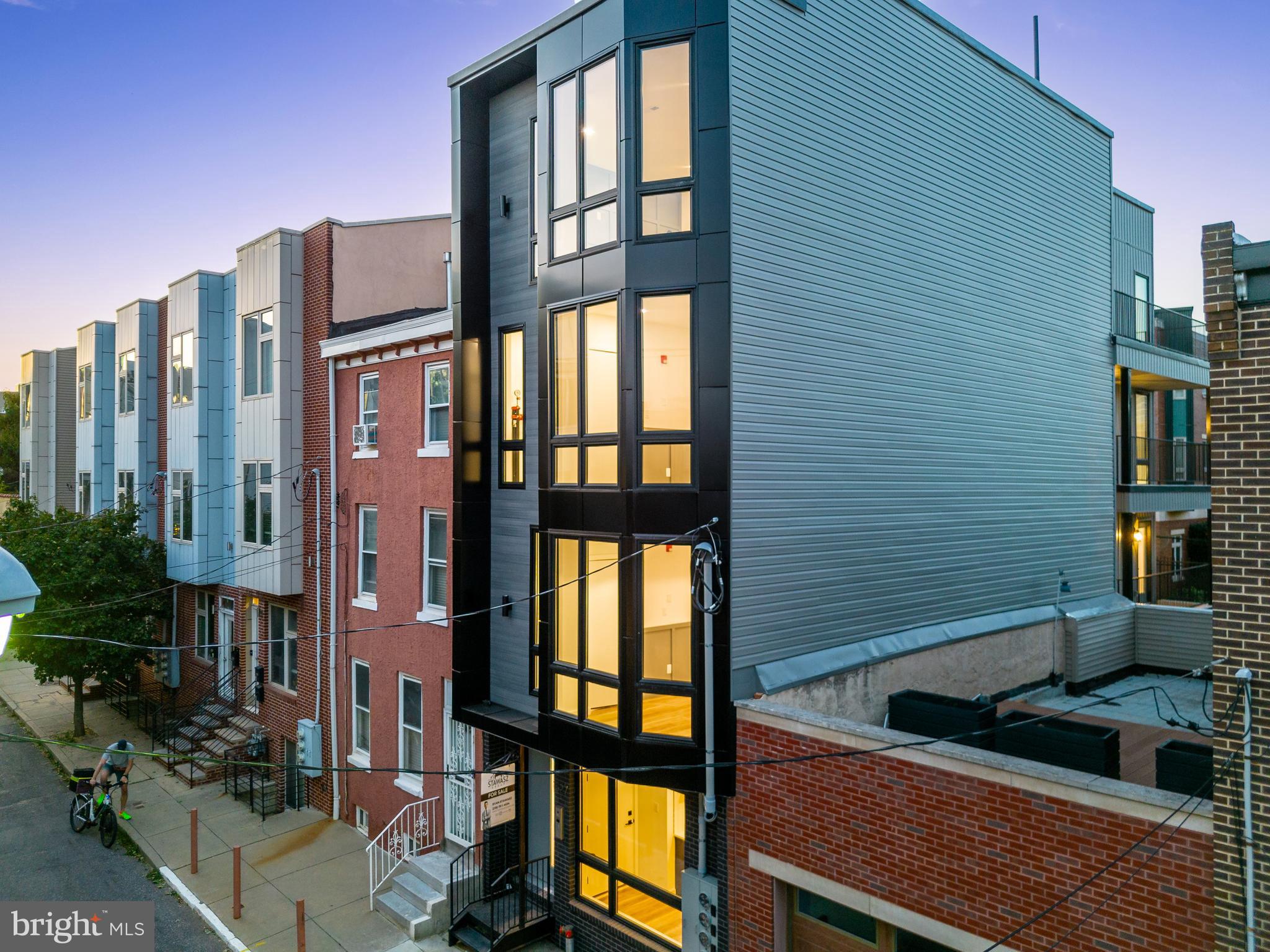 1527 OGDEN STREET 2