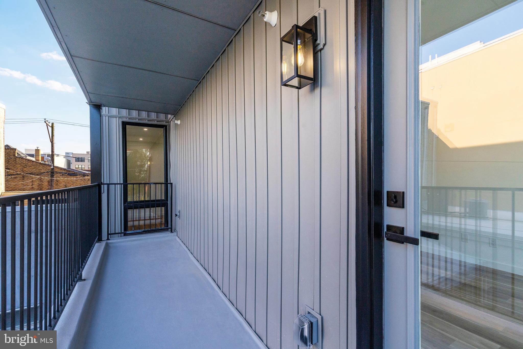 1527 OGDEN STREET 2