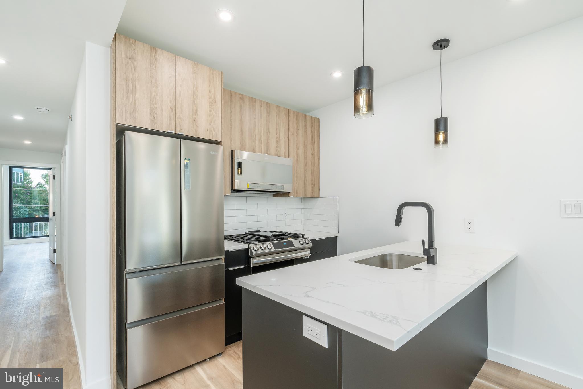 1527 OGDEN STREET 2