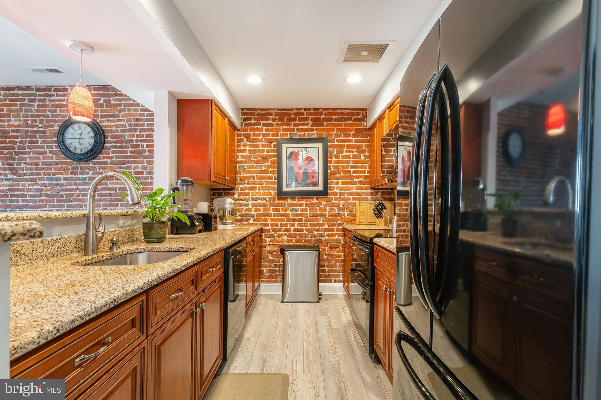 50 N FRONT STREET 402