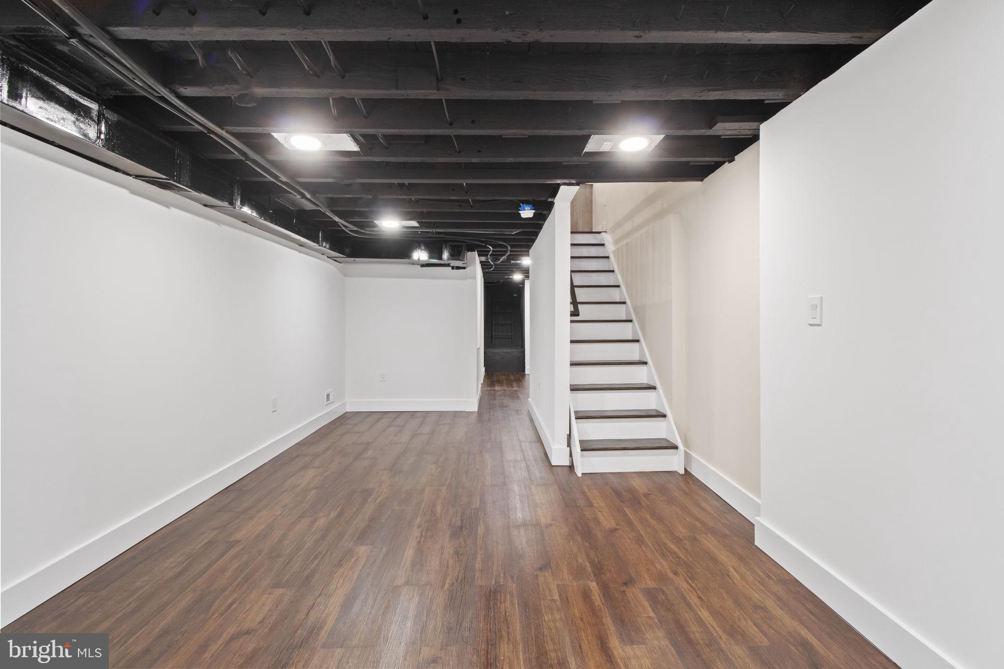 921 MOUNTAIN STREET
