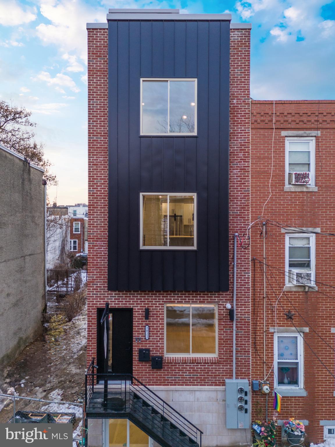 2022 N 3RD STREET