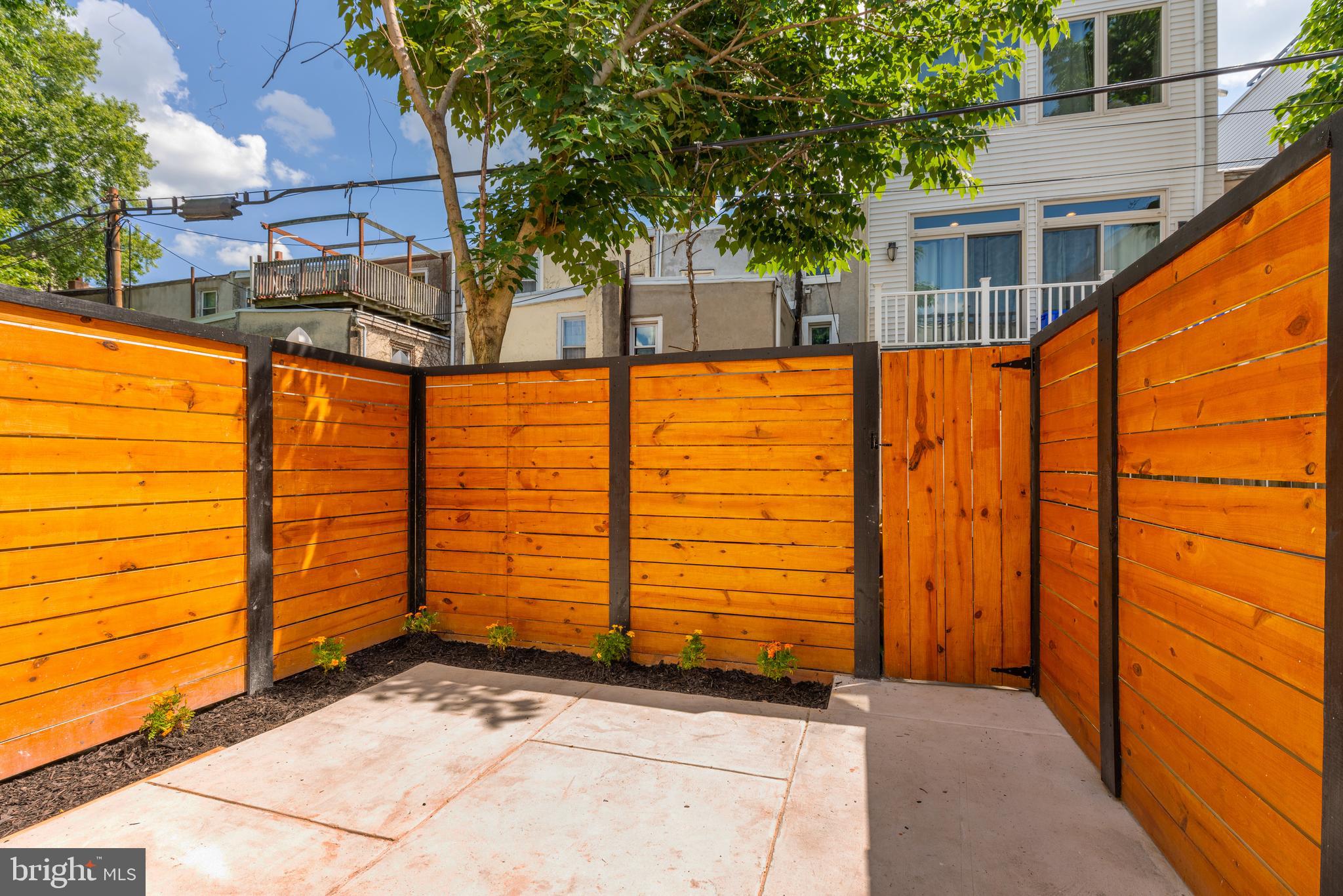 1516 MONTROSE STREET