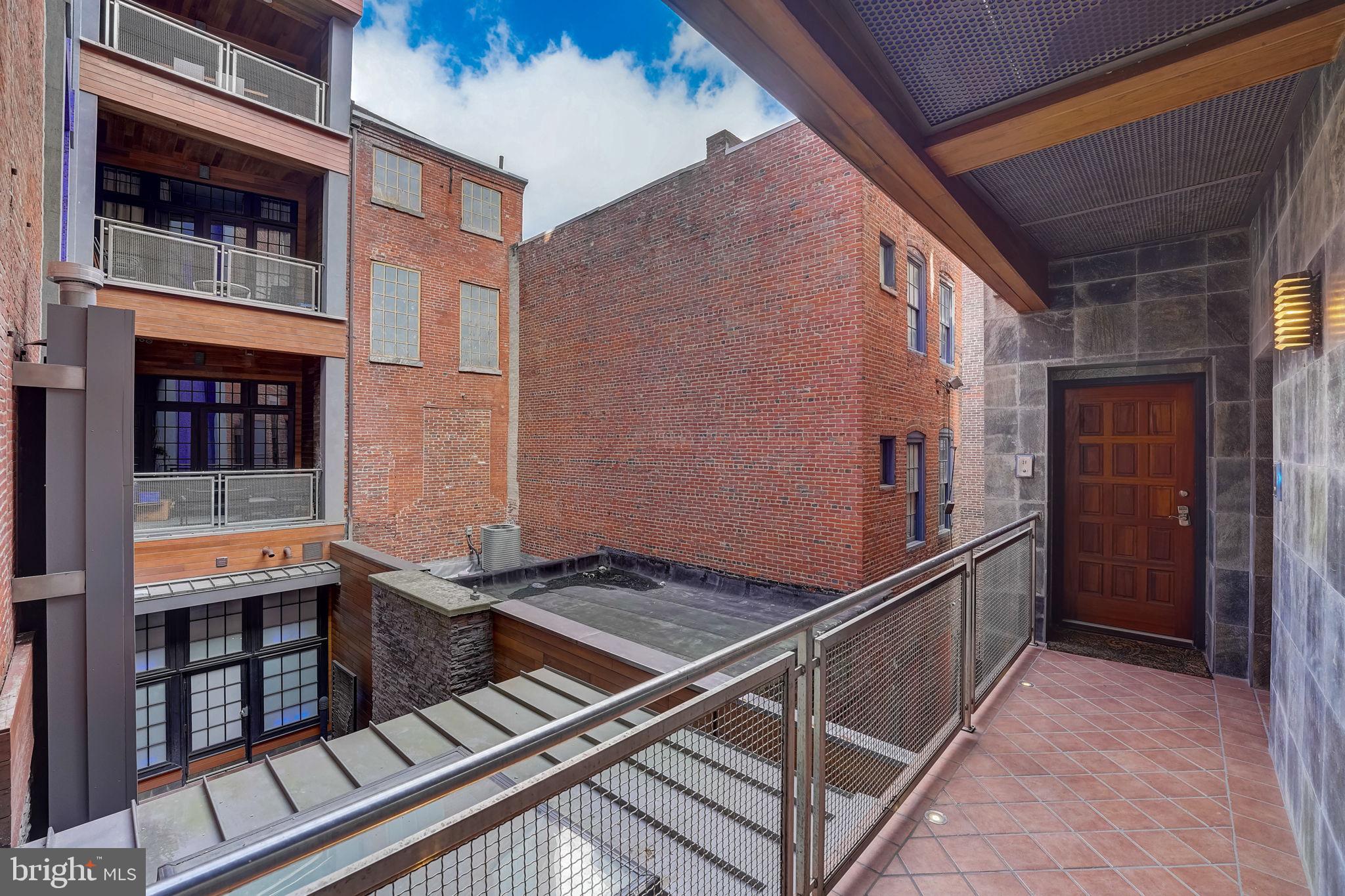 20 S LETITIA STREET 2F