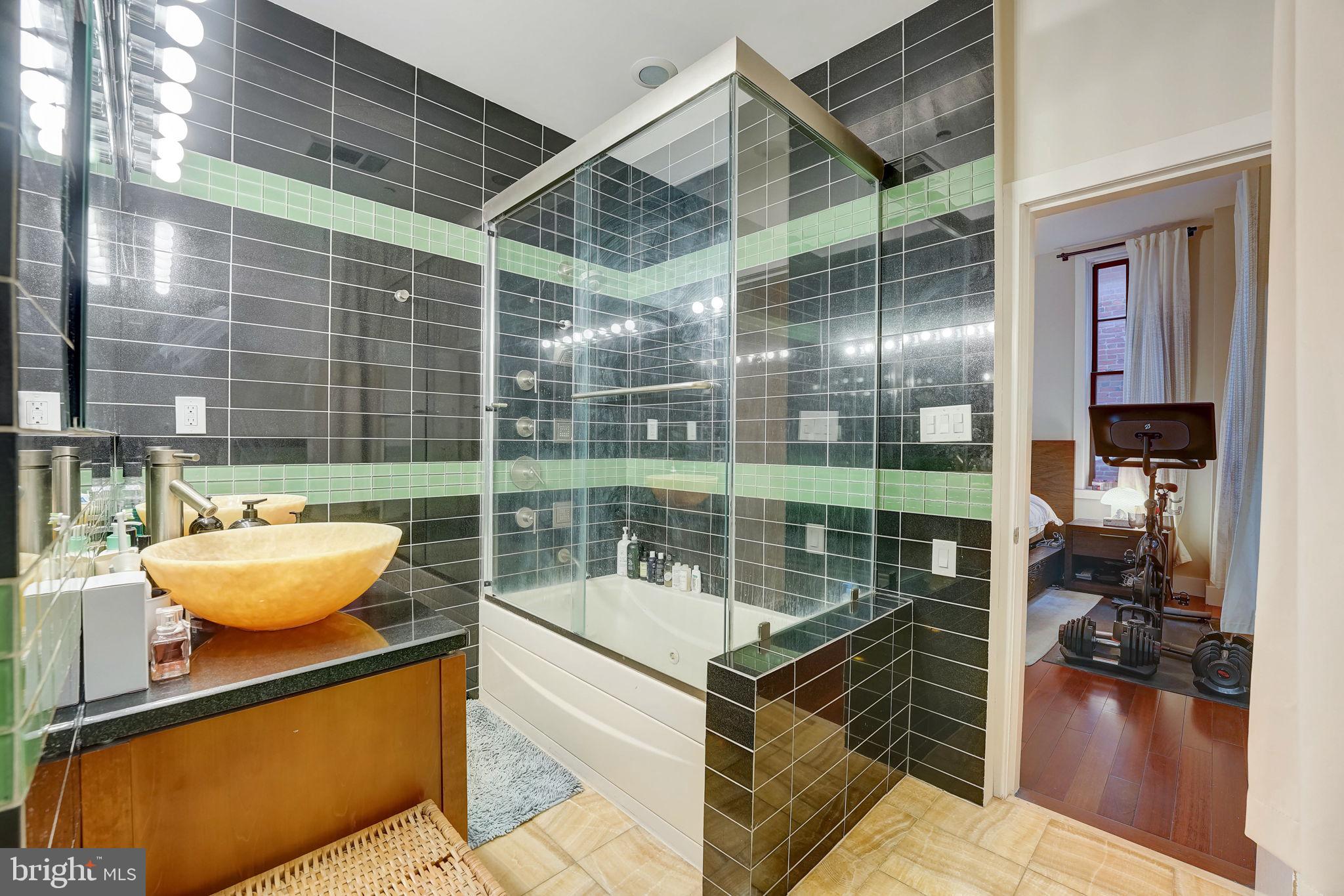 20 S LETITIA STREET 2F
