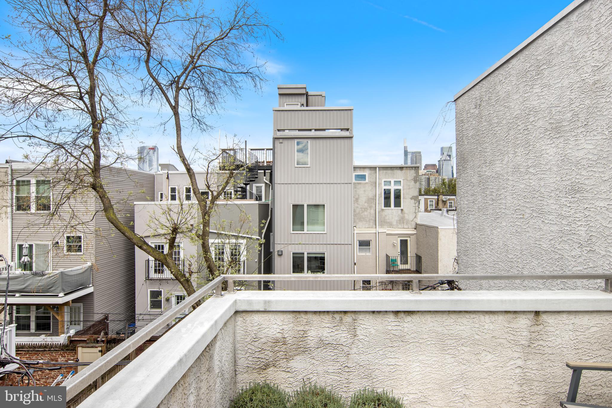 2137 CHRISTIAN STREET