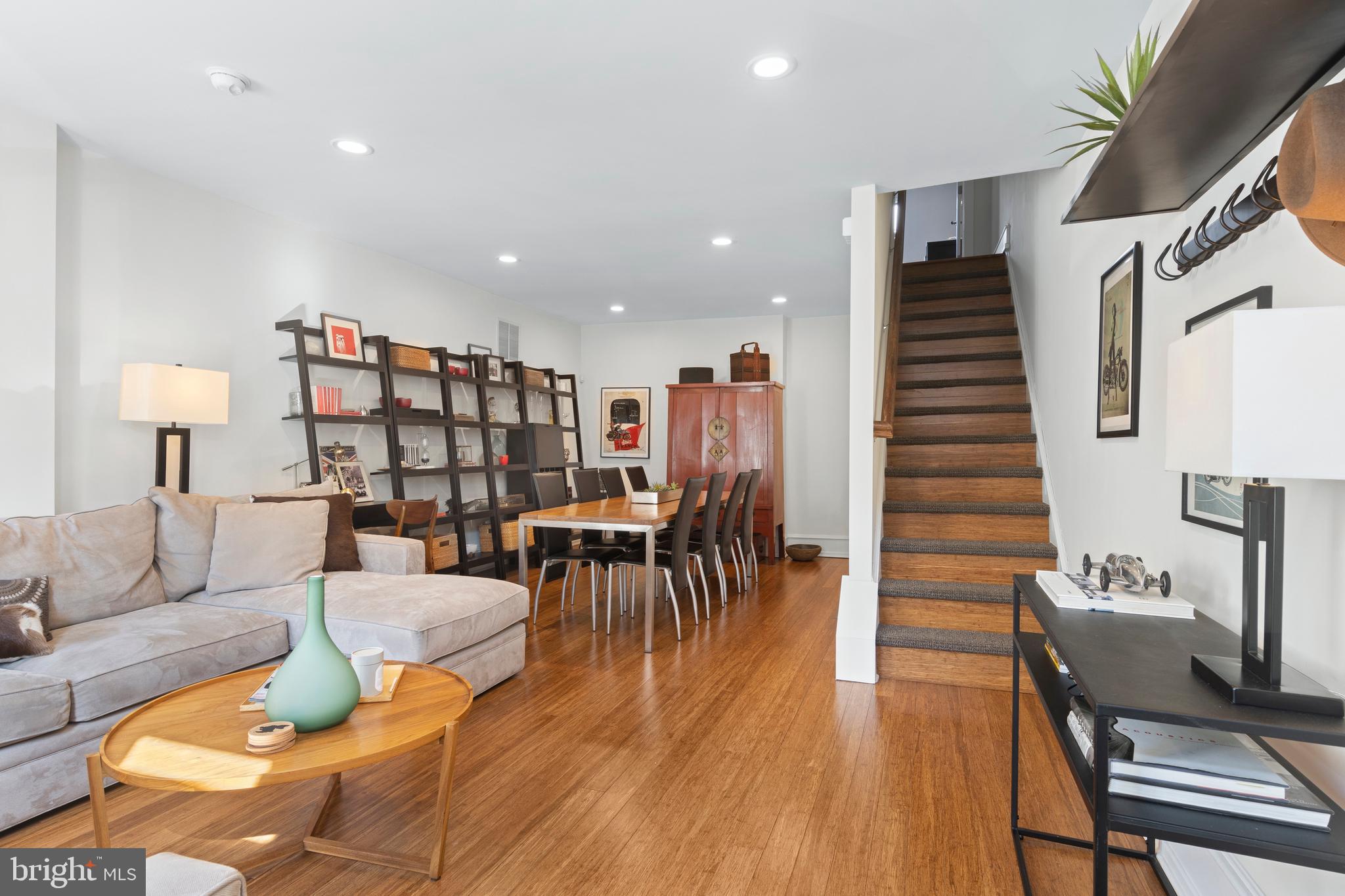 2137 CHRISTIAN STREET