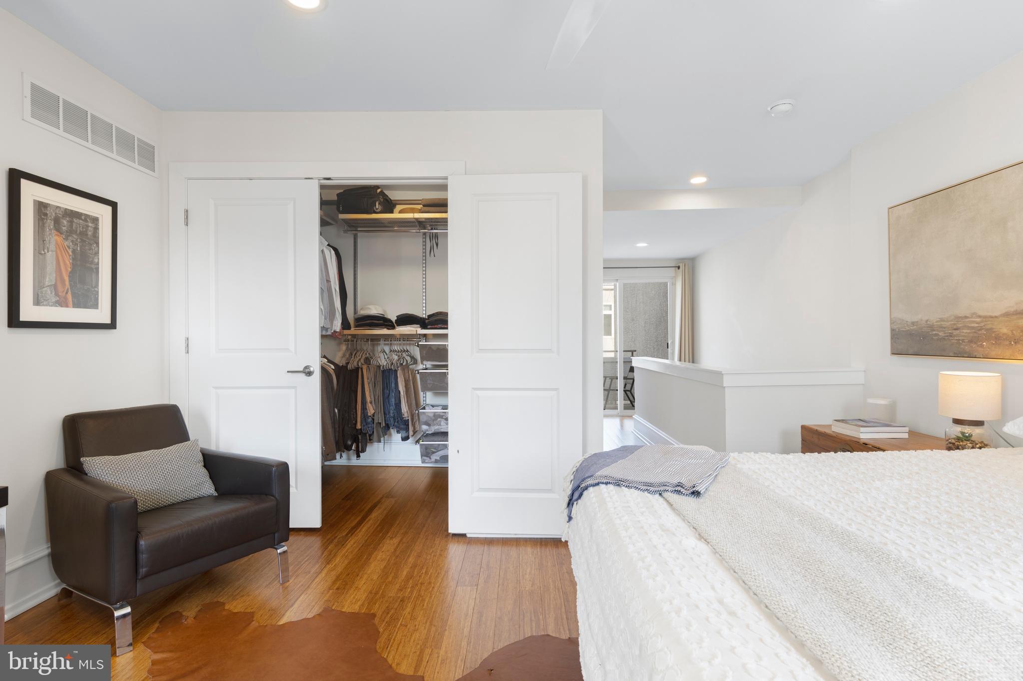 2137 CHRISTIAN STREET