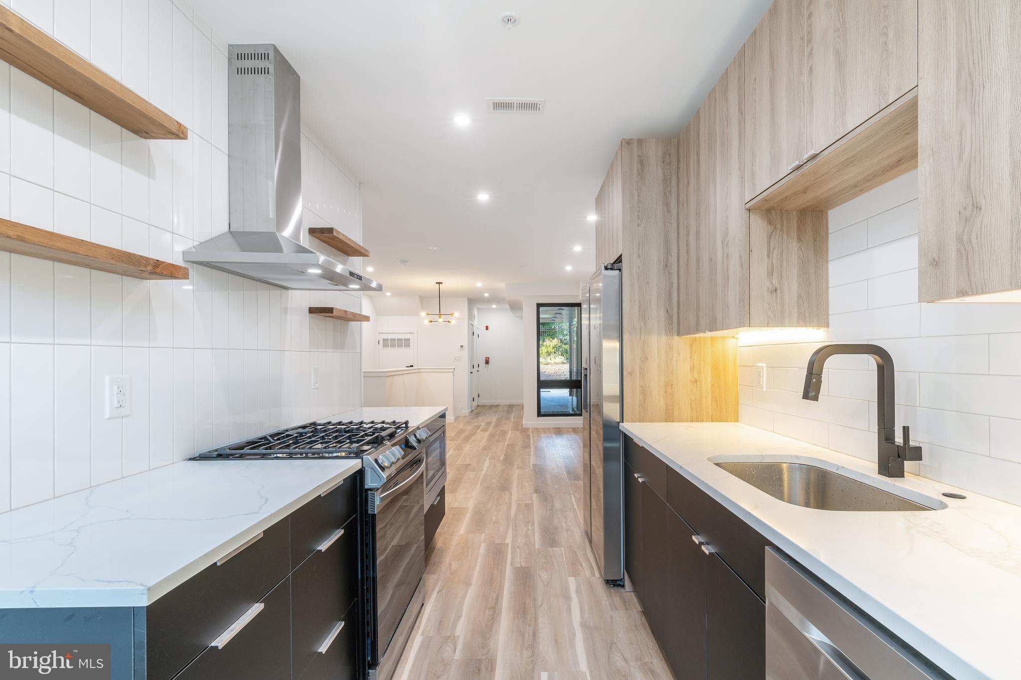 1527 OGDEN STREET A