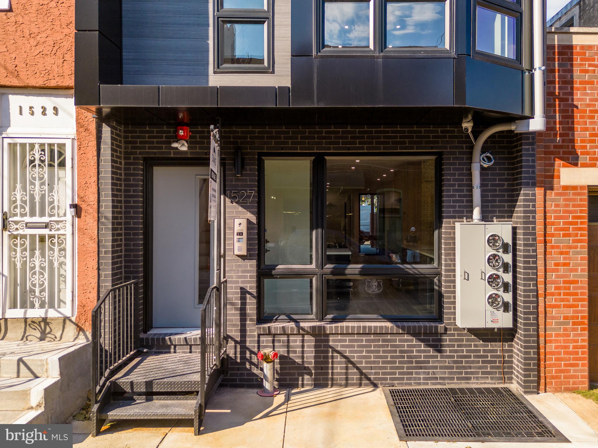 1527 OGDEN STREET A