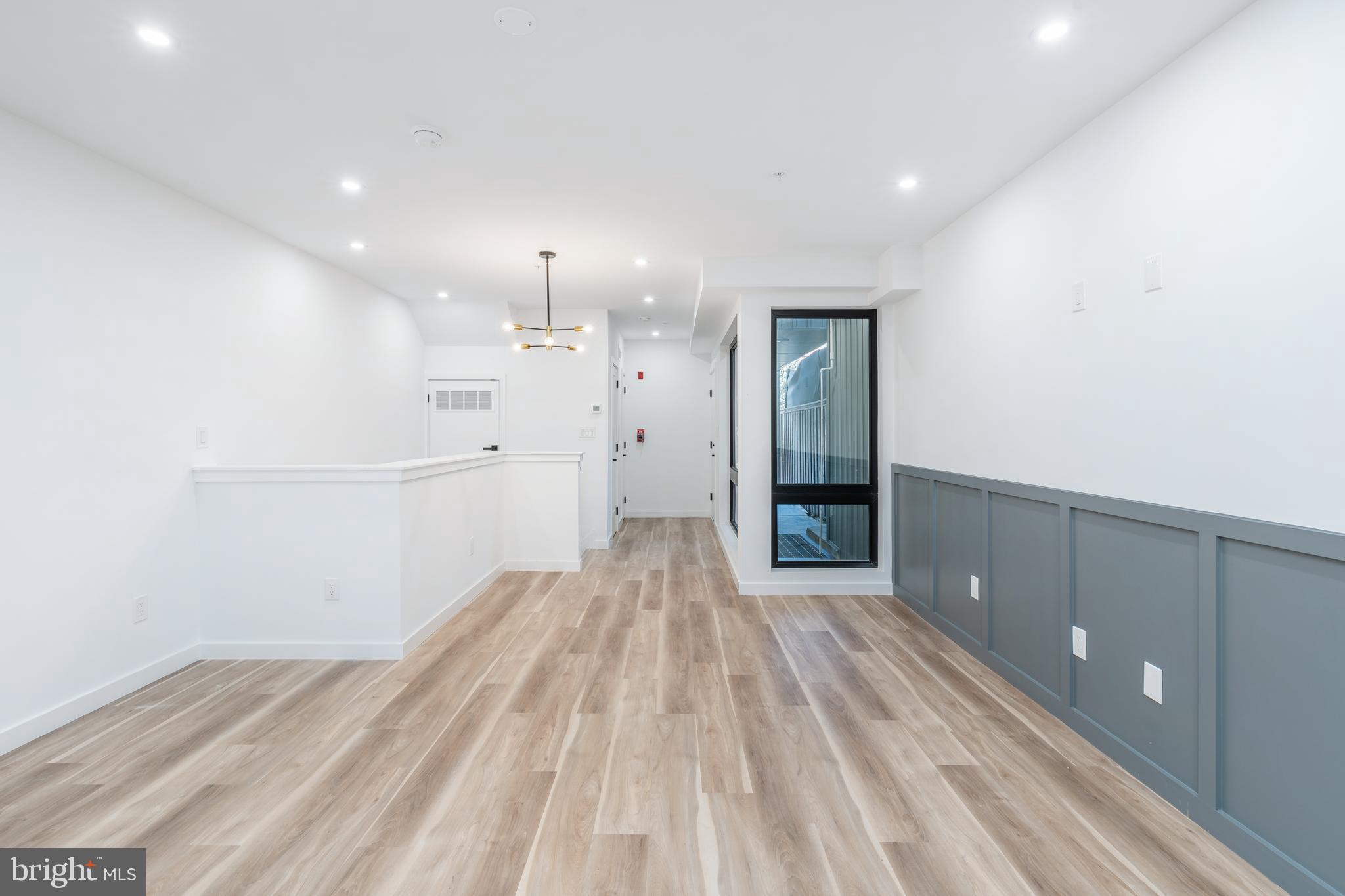 1527 OGDEN STREET A