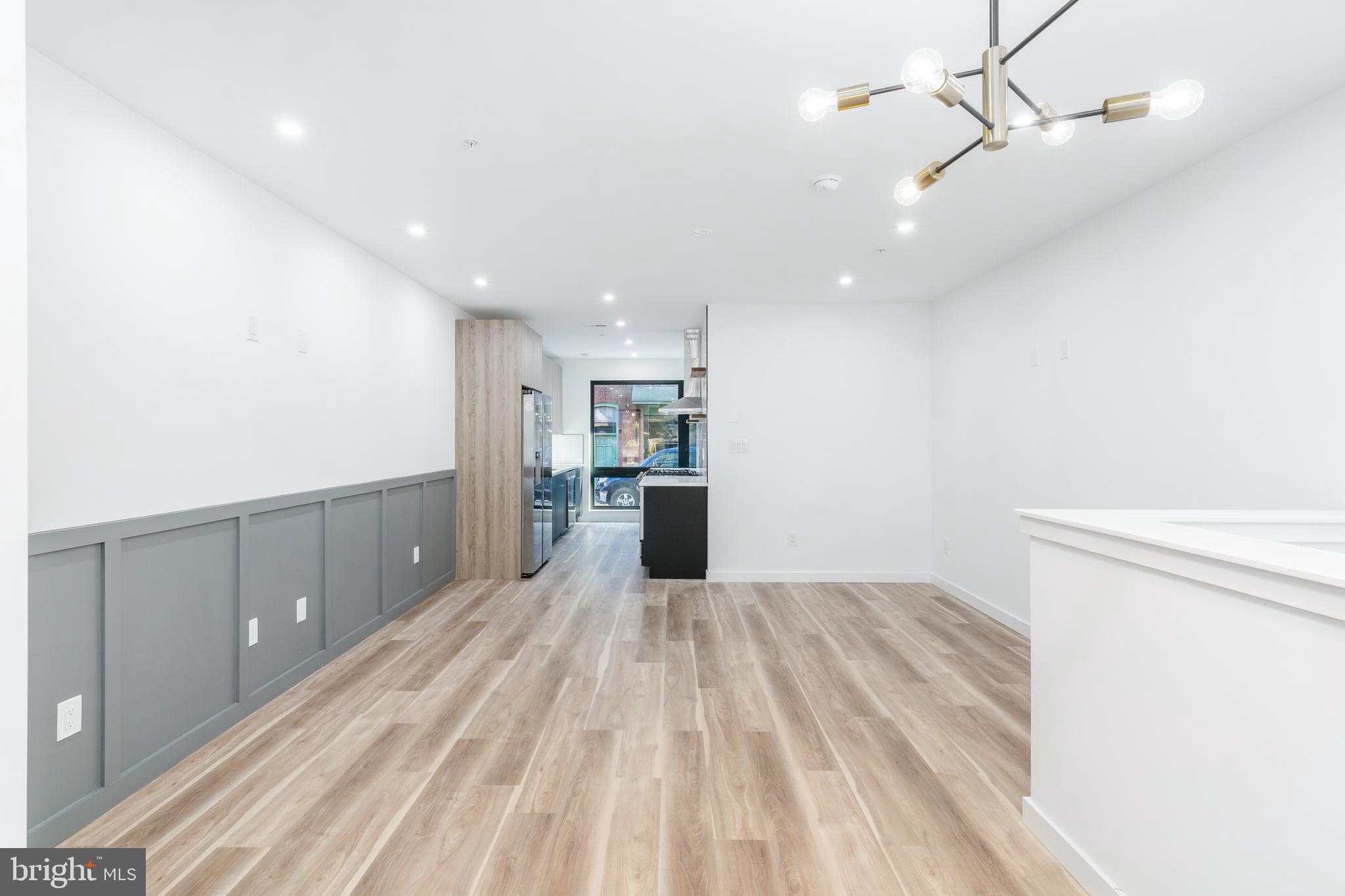 1527 OGDEN STREET A