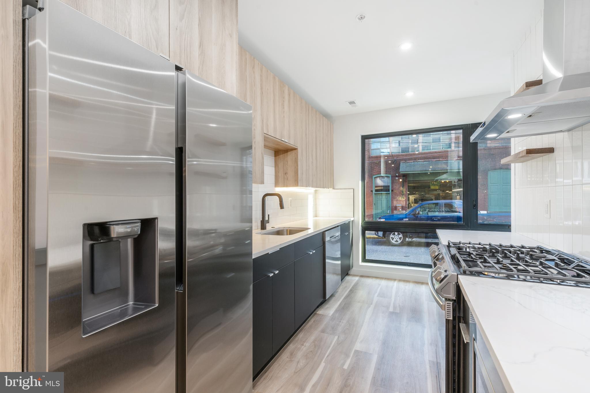 1527 OGDEN STREET A