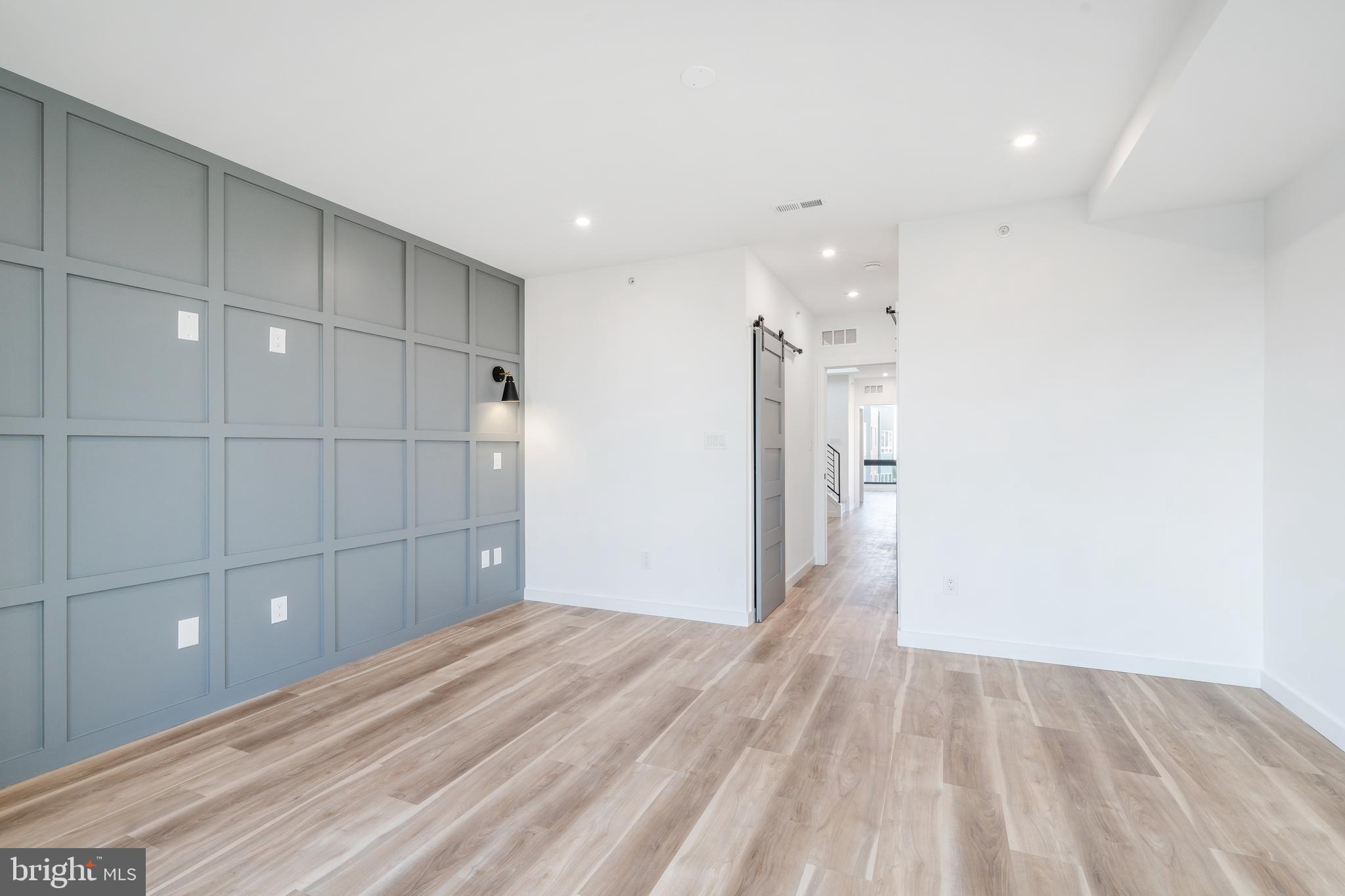 1527 OGDEN STREET C