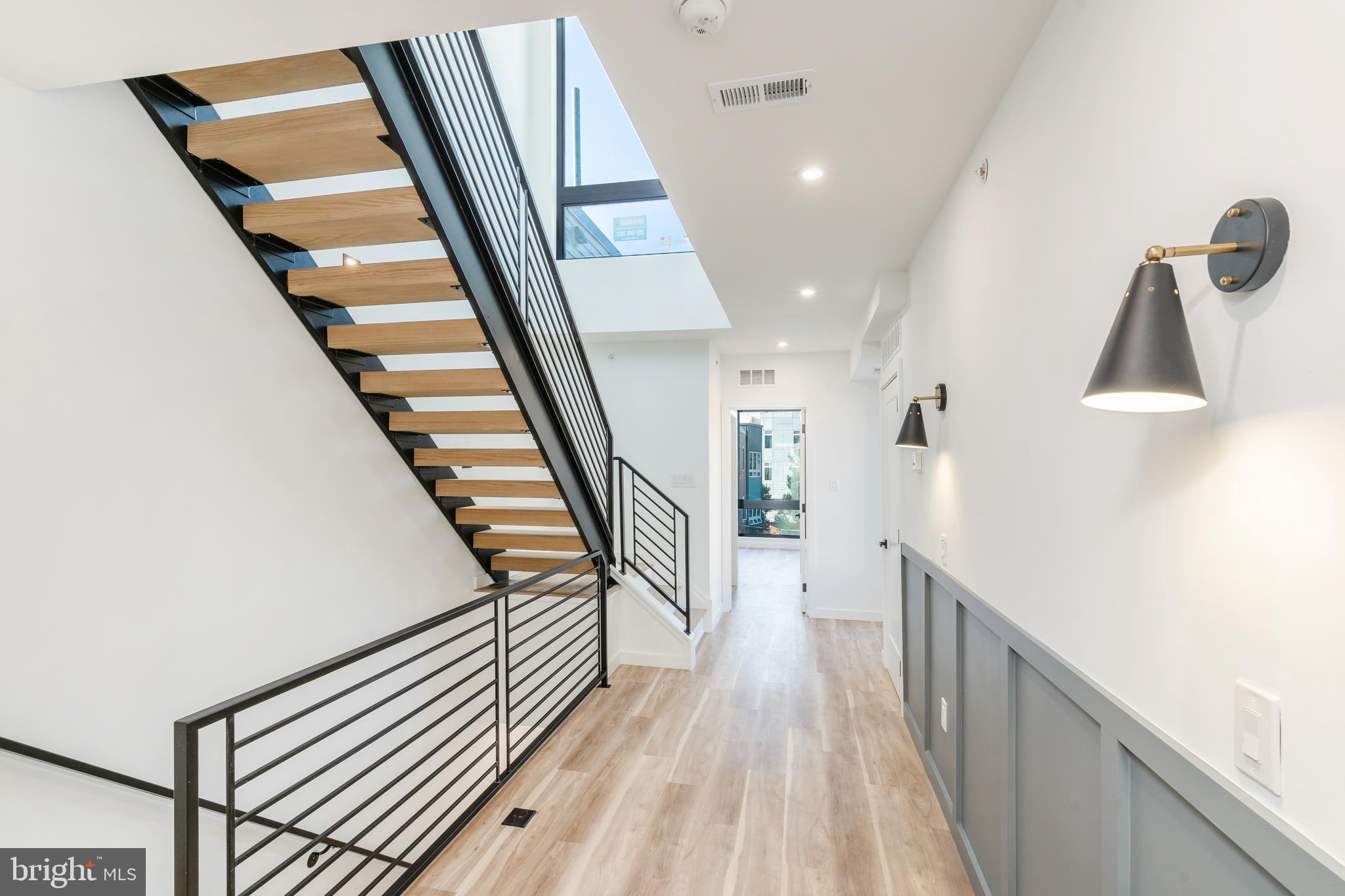 1527 OGDEN STREET C