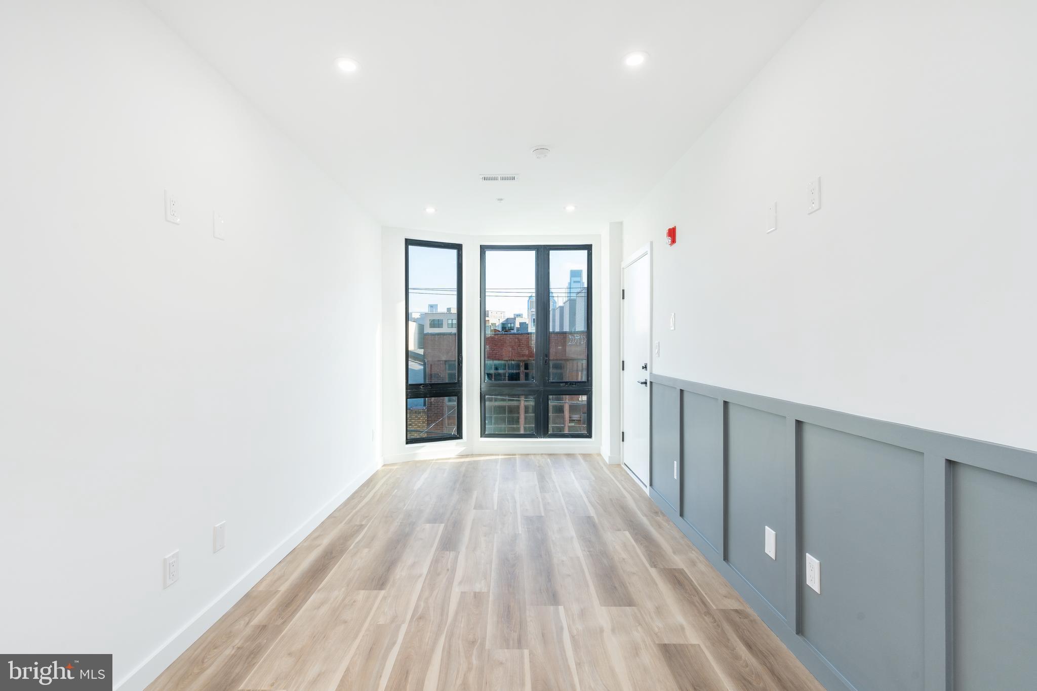 1527 OGDEN STREET C