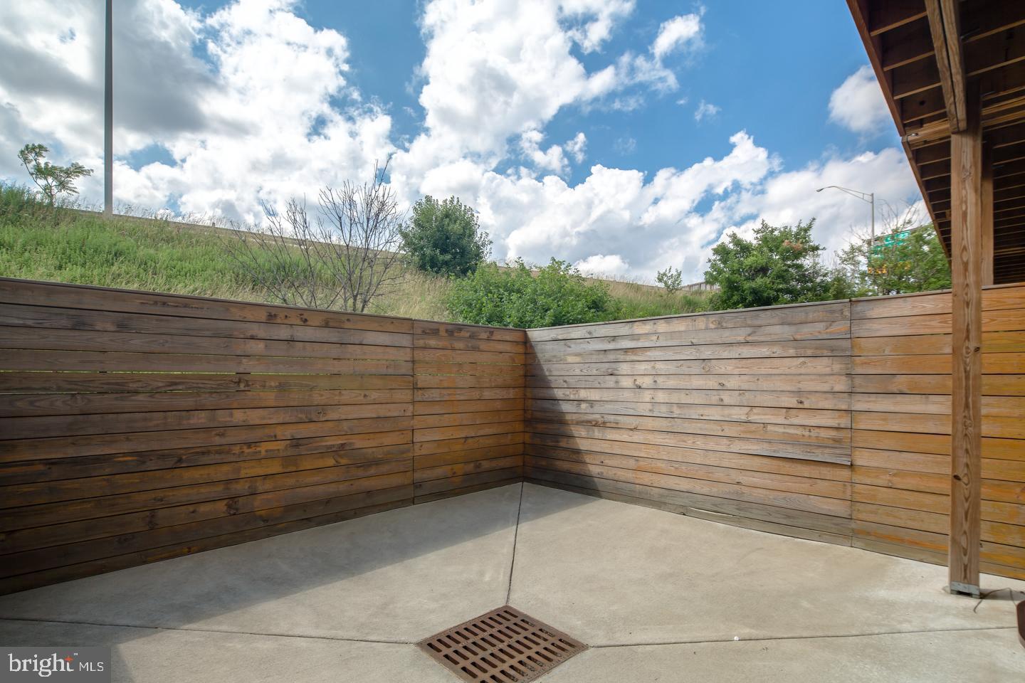 918 N FRONT STREET