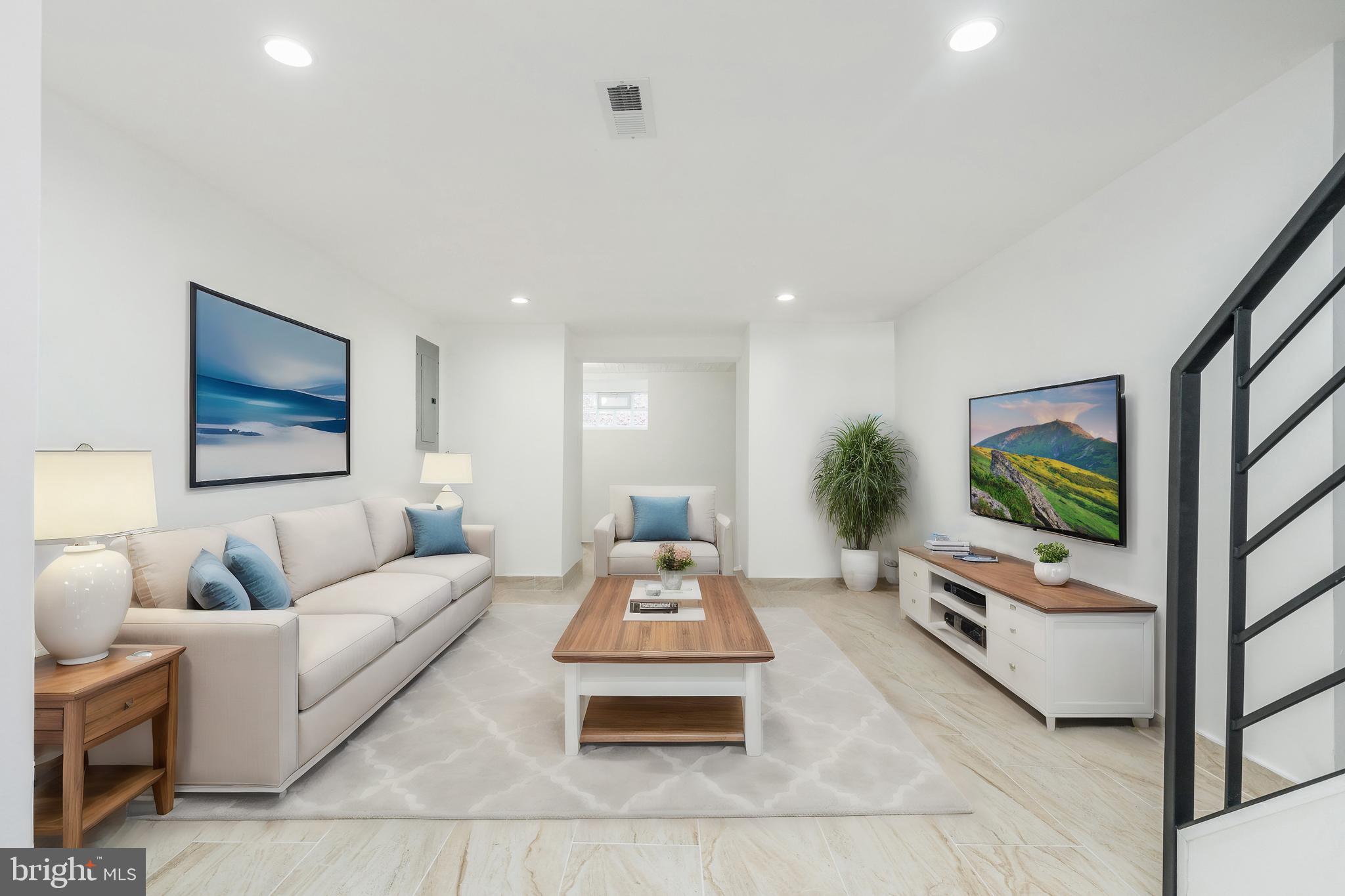 3021 TULIP STREET