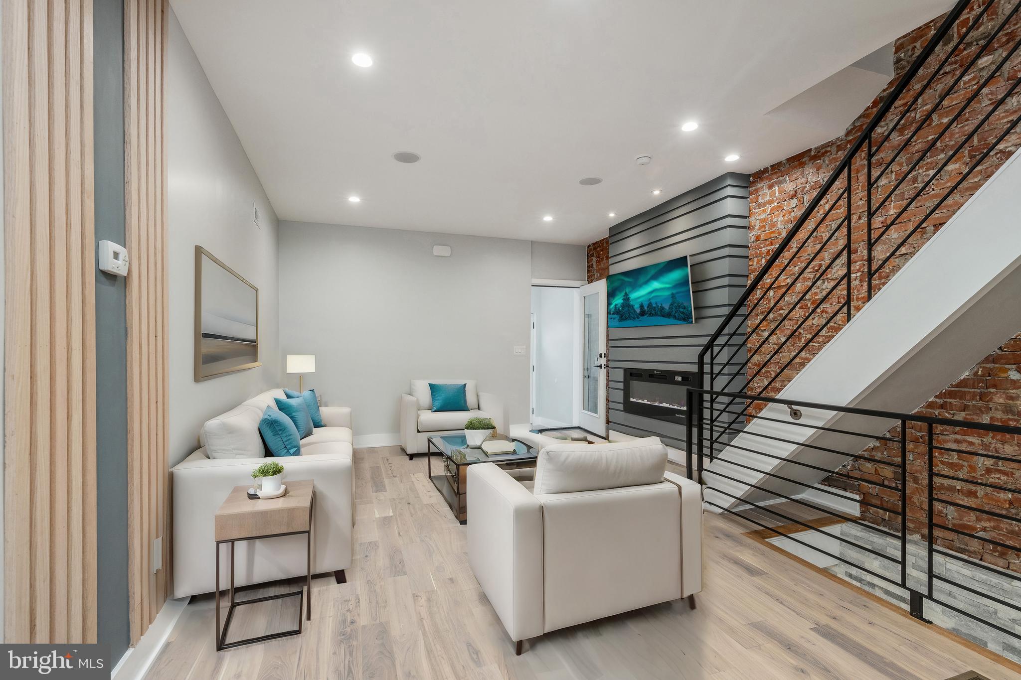 3021 TULIP STREET