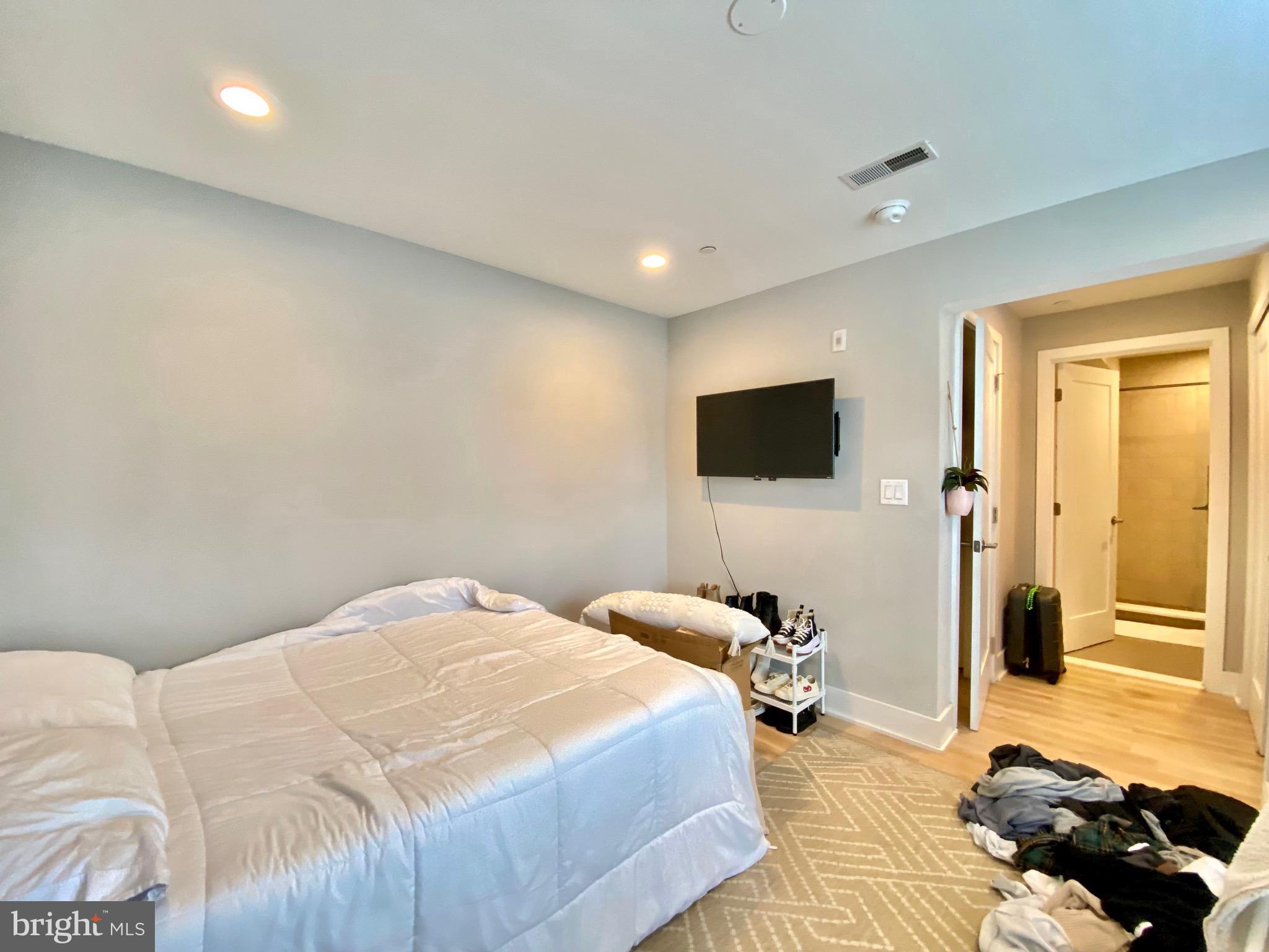 922 N 17TH STREET 26 E