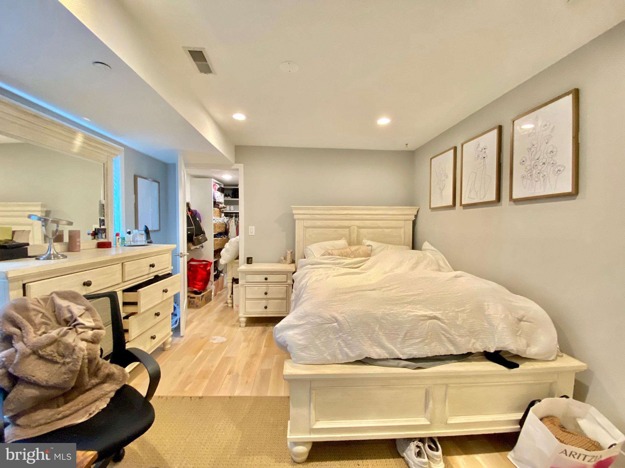 922 N 17TH STREET 26 E