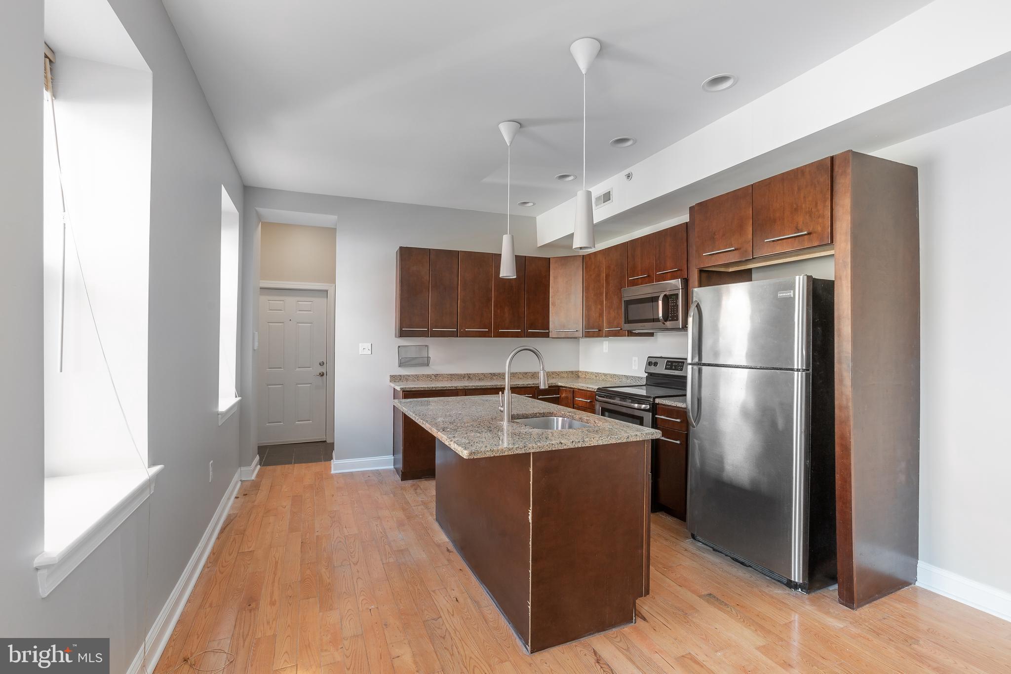 1239 N RANDOLPH STREET 2