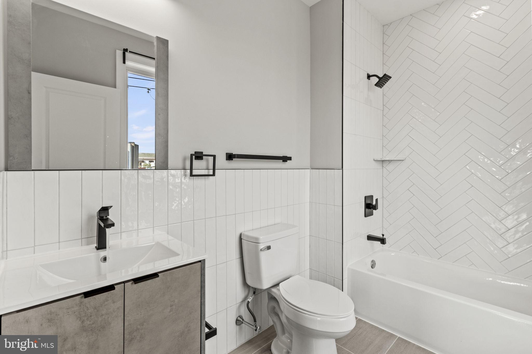 2626 TRENTON AVE 204