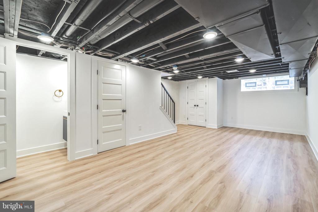 4580 MANAYUNK AVENUE