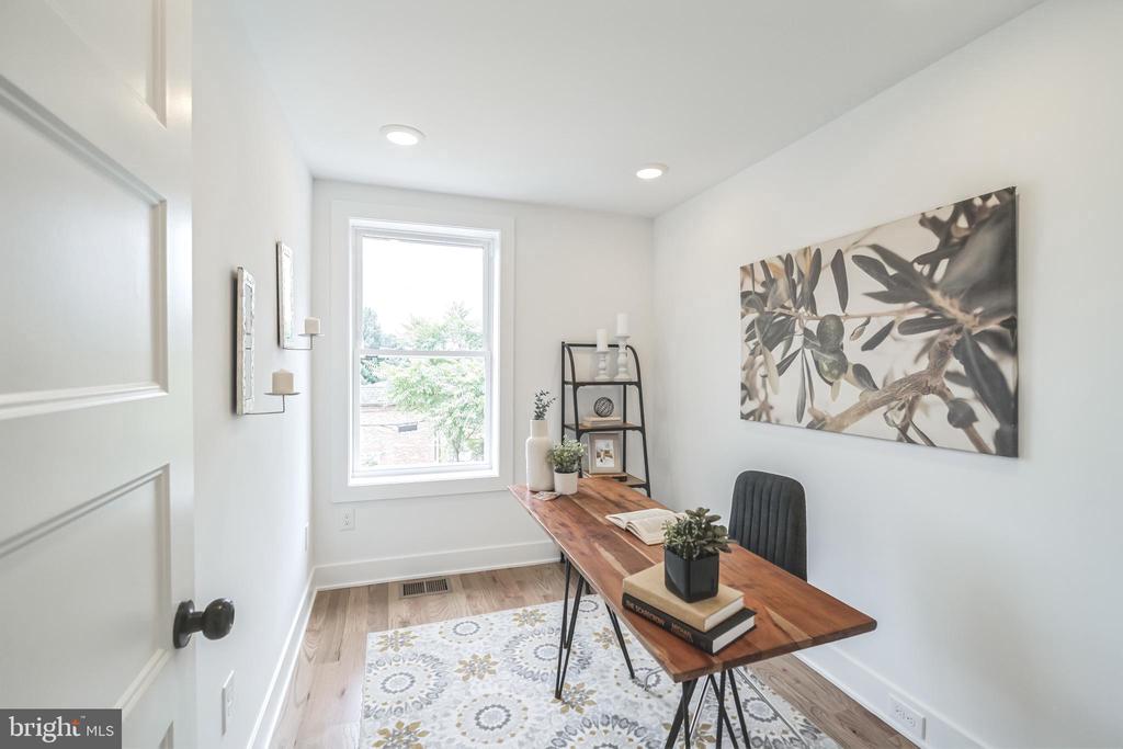 4580 MANAYUNK AVENUE