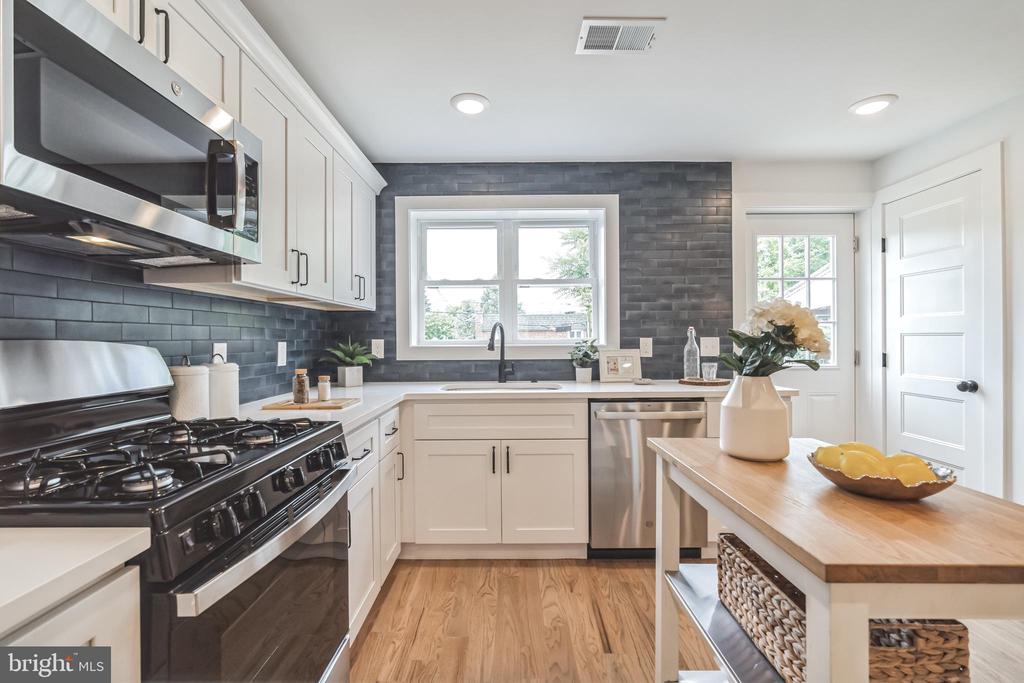 4580 MANAYUNK AVENUE