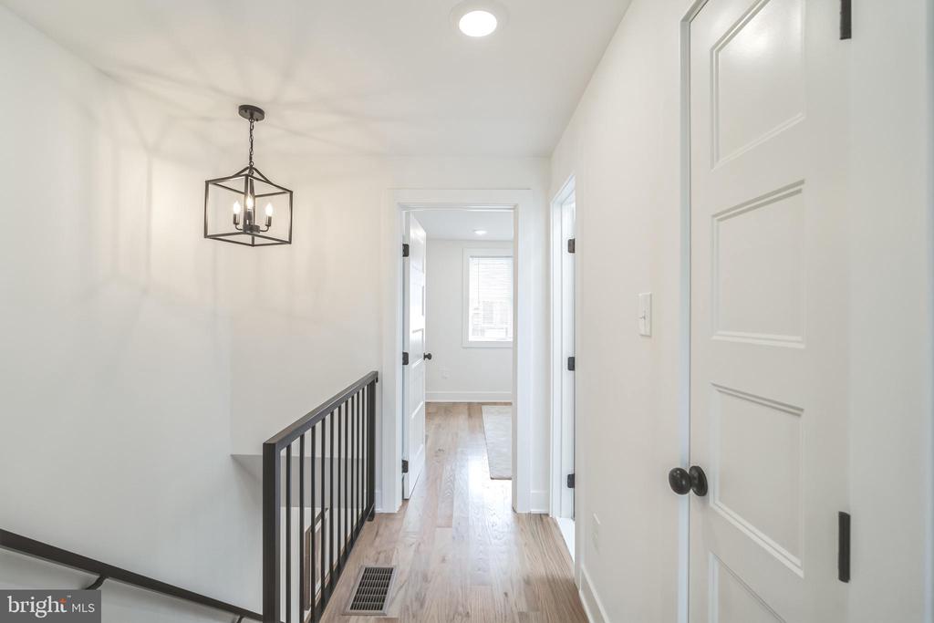 4580 MANAYUNK AVENUE