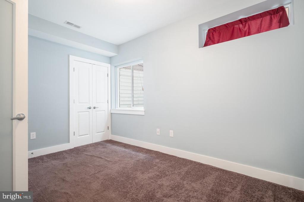 2012 W GIRARD AVENUE UNIT 2B