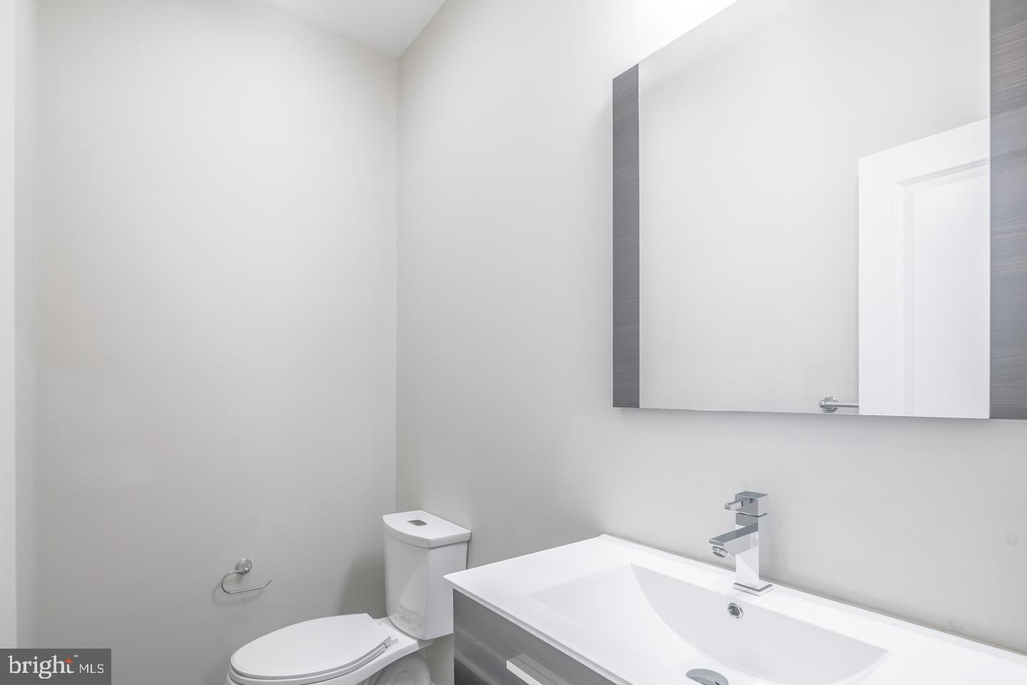 2012 W GIRARD AVENUE UNIT 2B