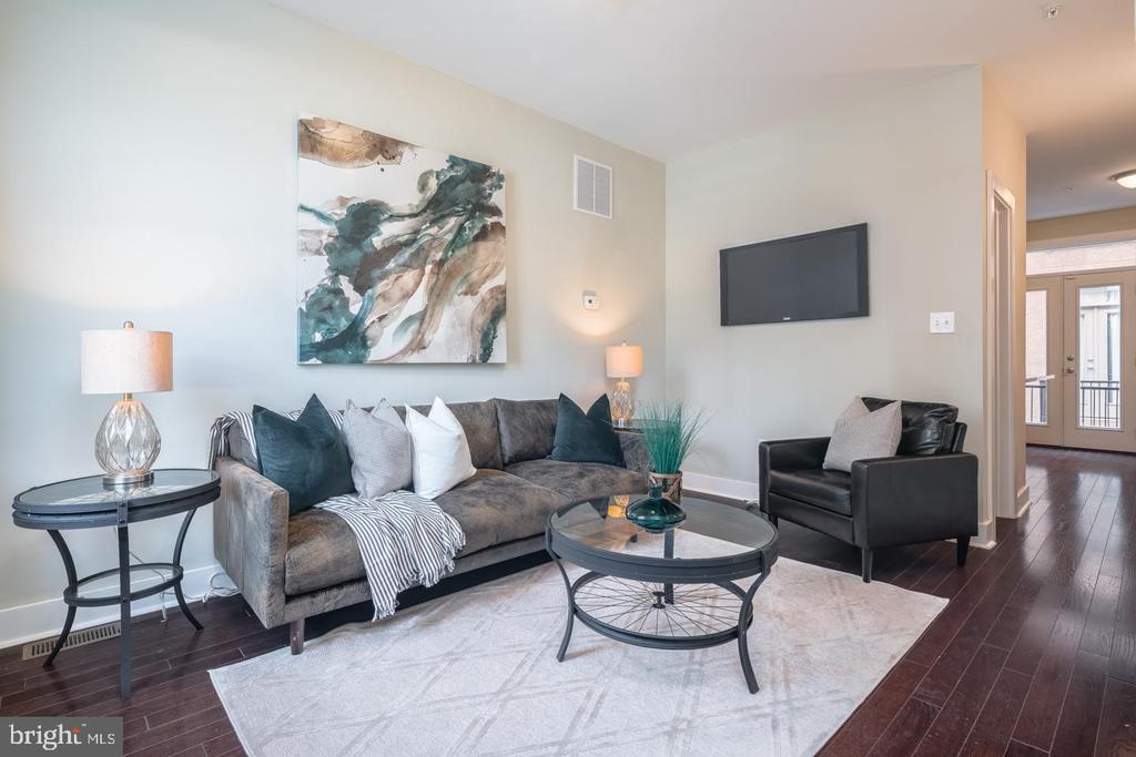 2012 W GIRARD AVENUE UNIT 2B