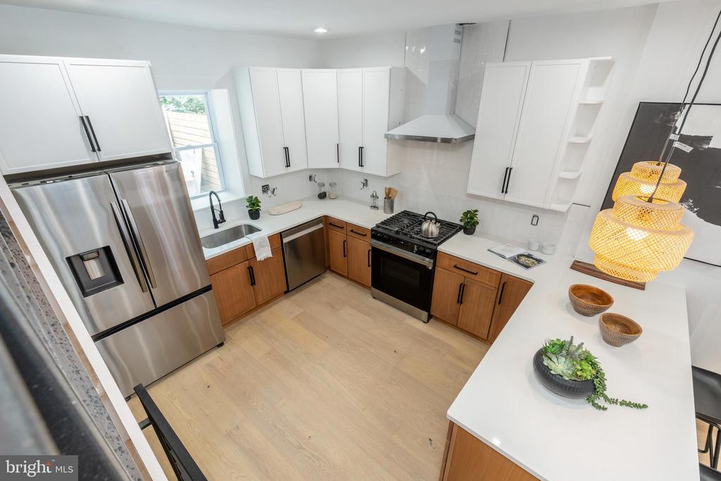 2222 LATONA STREET