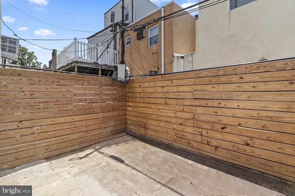 1022 FERNON STREET