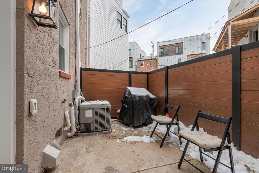 1808 FRANCIS STREET